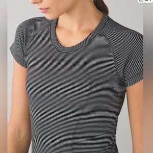 🍋 LULULEMON SWIFTLY Tee